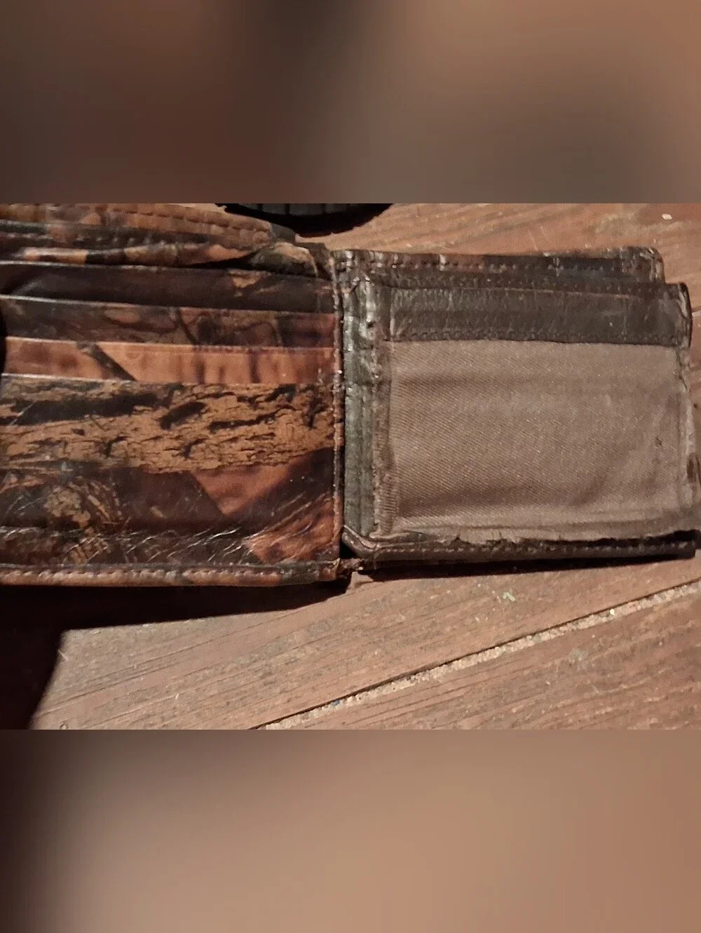 Mossy Oak Brown Leather Men's Bi-Fold Wallet with Black Accent